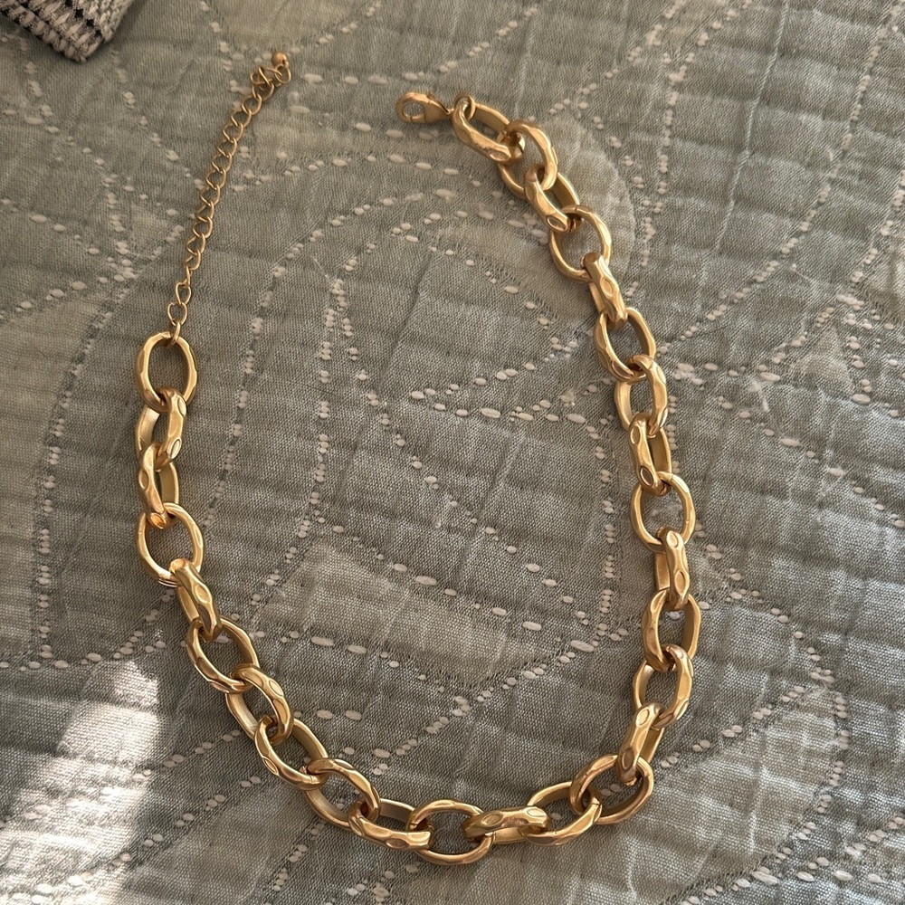 Elegant Gold Chain Necklace